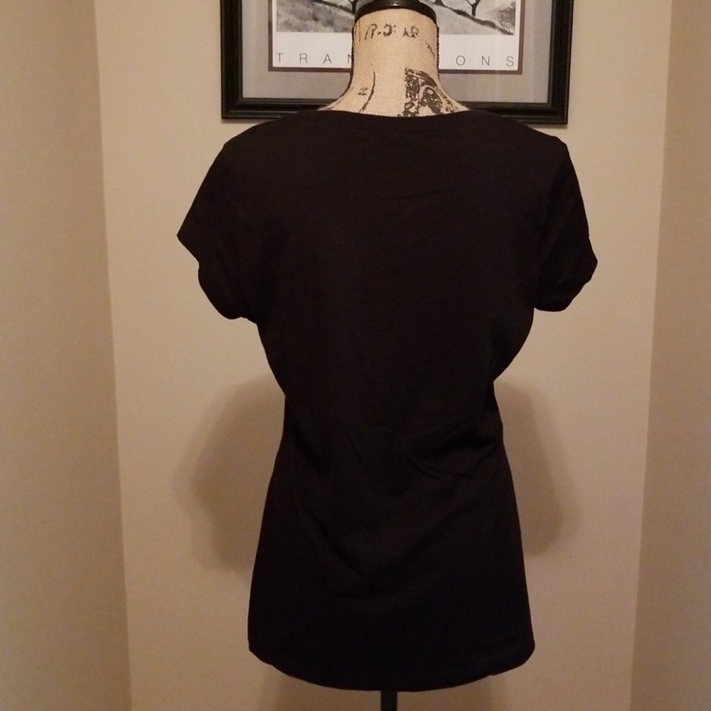 NWOT MICKEY MOUSE TEE!! JUNIORS SIZE - Picture 5 of 6